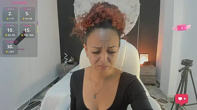 DalayMoore online show from October 2025 05:02:01 PM