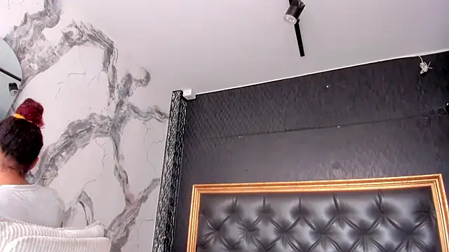 DalayMoore online show from September 2025 07:53:02 PM