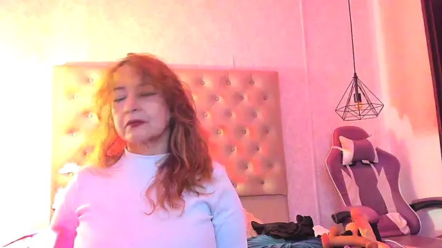 Dayana  Ospina online show from November 2025 07:36:01 PM