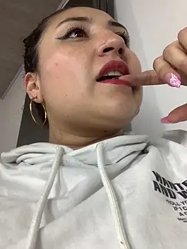 Snapshot of tania_23 chatting on February 2025 07:50:02 PM tania 23 online show from February 2025 07:50:02 PM