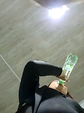 Snapshot of tania_23 chatting on February 2025 09:31:01 PM tania 23 online show from February 2025 09:31:01 PM