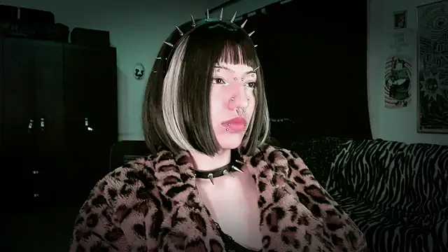 roxy toxic online show from May 2026 12:18:01 AM
