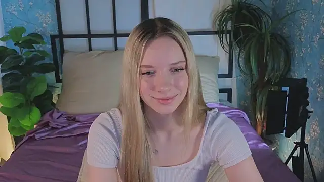 Snapshot of katt__y chatting on May 2026 05:15:02 AM katt y online show from May 2026 05:15:02 AM