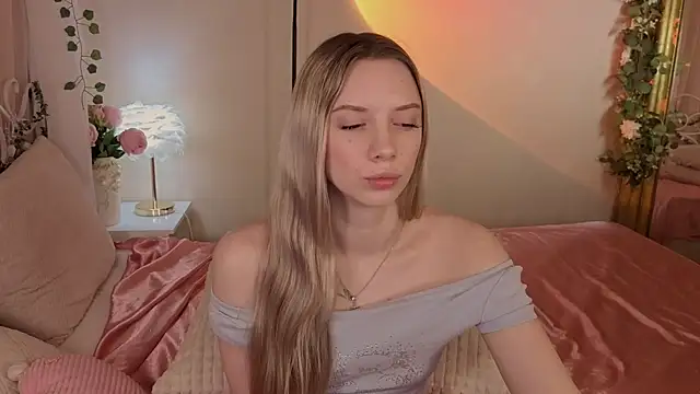 Snapshot of katt__y chatting on June 2026 05:02:02 AM katt y online show from June 2026 05:02:02 AM