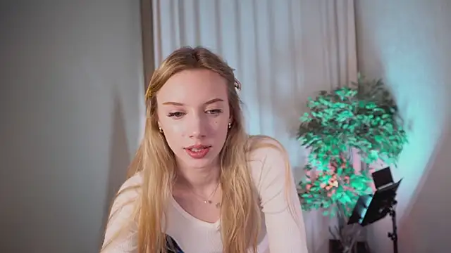 katt  y online show from March 2025 03:59:02 PM