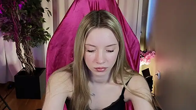 katt  y online show from April 2026 05:20:02 AM