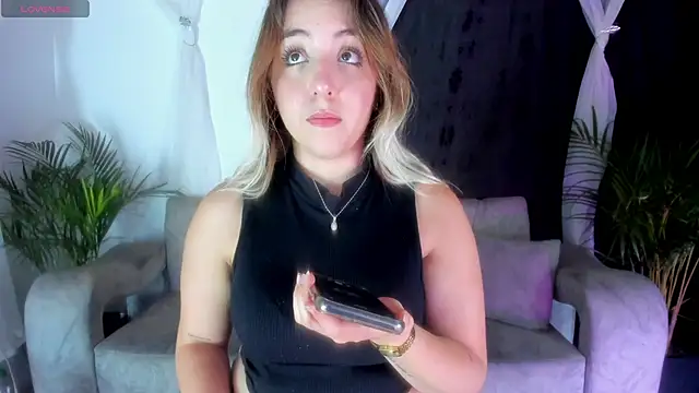 Freydis18 online show from November 2025 03:10:02 AM