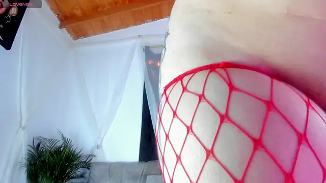 Freydis18 online show from October 2025 03:05:01 AM