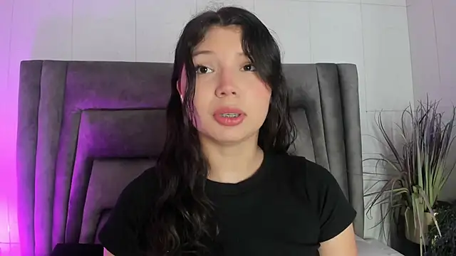 DannaJhonson1 online show from November 2025 08:42:02 PM