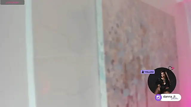 DannaJhonson1 online show from April 2026 07:29:04 PM