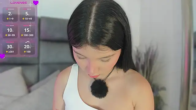 DannaJhonson1 online show from April 2026 07:32:01 PM