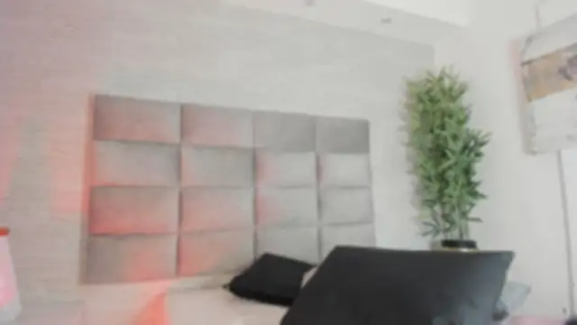 DannaJhonson1 online show from April 2026 07:59:02 PM