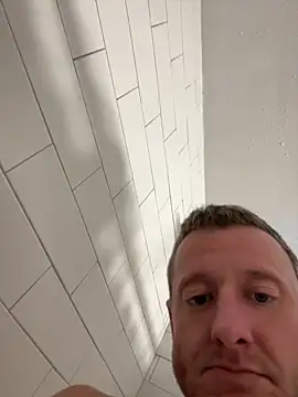 biggzee6 online show from April 2026 03:43:01 AM