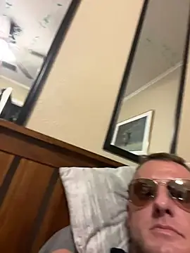 biggzee6 online show from October 2025 07:05:02 PM