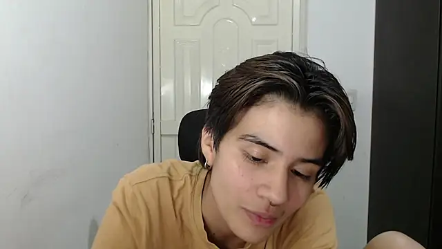 Snapshot of Dha_lia0 chatting on January 2025 01:20:01 AM Dha lia0 online show from January 2025 01:20:01 AM