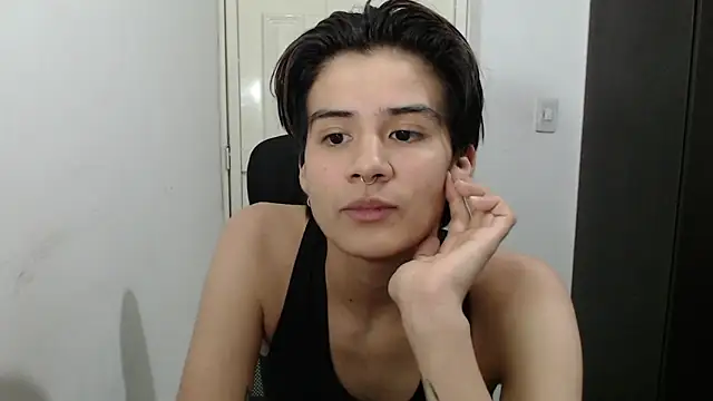 Snapshot of Dha_lia0 chatting on January 2025 04:22:02 AM Dha lia0 online show from January 2025 04:22:02 AM