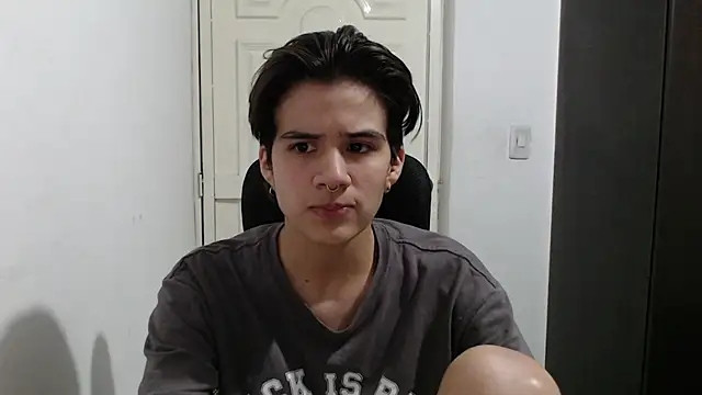 Snapshot of Dha_lia0 chatting on January 2025 04:37:01 AM Dha lia0 online show from January 2025 04:37:01 AM