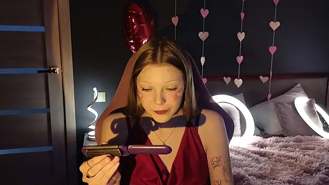 Snapshot of MiaWhisper chatting on February 2025 04:15:01 AM MiaWhisper online show from February 2025 04:15:01 AM