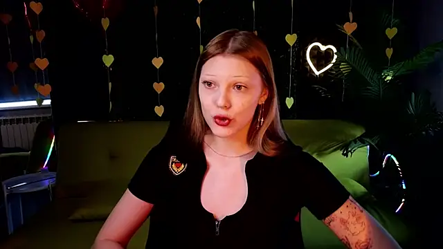 Snapshot of MiaWhisper chatting on February 2025 04:12:02 AM MiaWhisper online show from February 2025 04:12:02 AM