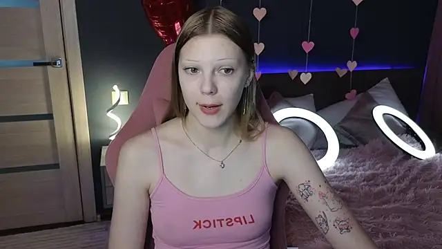 Snapshot of MiaWhisper chatting on February 2025 07:37:01 AM MiaWhisper online show from February 2025 07:37:01 AM