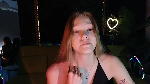 Snapshot of MiaWhisper chatting on February 2025 01:14:01 AM MiaWhisper online show from February 2025 01:14:01 AM