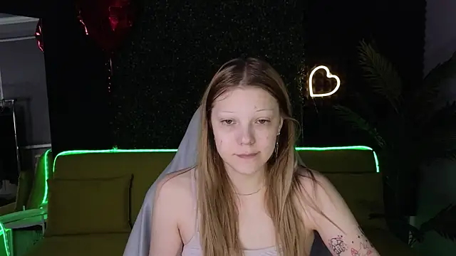 Snapshot of MiaWhisper chatting on March 2025 01:03:02 AM MiaWhisper online show from March 2025 01:03:02 AM