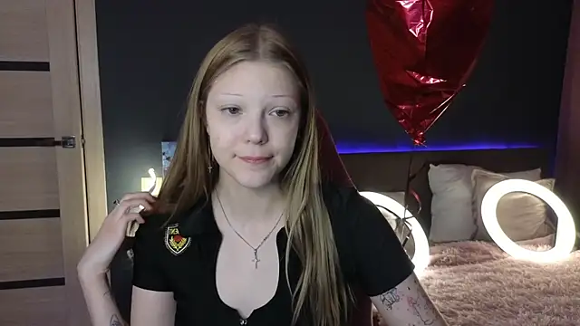 Snapshot of MiaWhisper chatting on March 2025 01:10:02 AM MiaWhisper online show from March 2025 01:10:02 AM