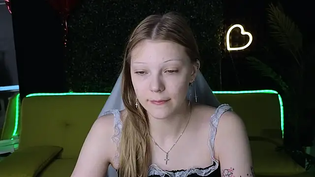 Snapshot of MiaWhisper chatting on March 2025 01:02:02 AM MiaWhisper online show from March 2025 01:02:02 AM