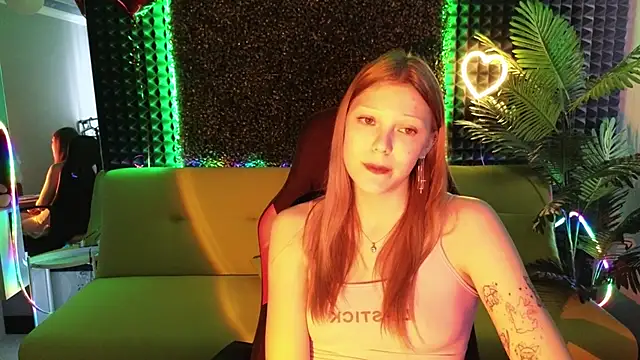 Snapshot of MiaWhisper chatting on February 2025 04:23:01 AM MiaWhisper online show from February 2025 04:23:01 AM