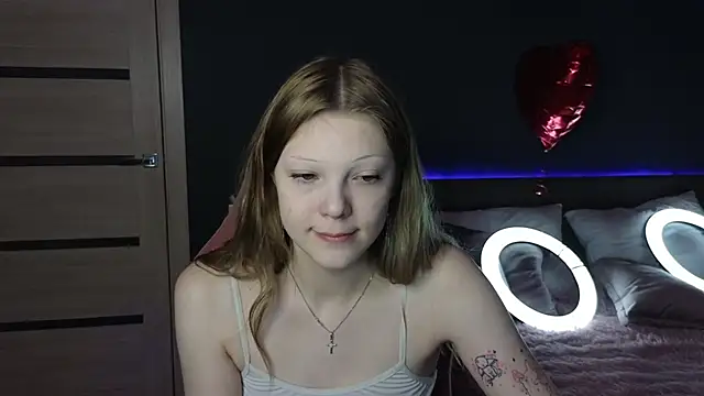 Snapshot of MiaWhisper chatting on February 2025 01:24:01 AM MiaWhisper online show from February 2025 01:24:01 AM