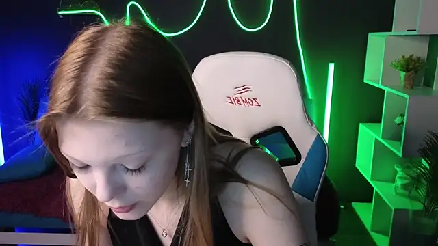 Snapshot of MiaWhisper chatting on February 2025 01:09:01 AM MiaWhisper online show from February 2025 01:09:01 AM