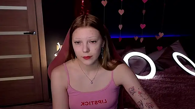 Snapshot of MiaWhisper chatting on February 2025 08:21:02 AM MiaWhisper online show from February 2025 08:21:02 AM