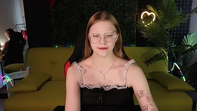 Snapshot of MiaWhisper chatting on February 2025 04:21:02 AM MiaWhisper online show from February 2025 04:21:02 AM