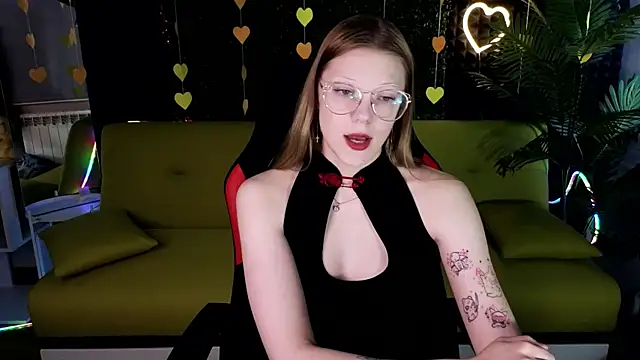 Snapshot of MiaWhisper chatting on February 2025 04:18:02 AM MiaWhisper online show from February 2025 04:18:02 AM