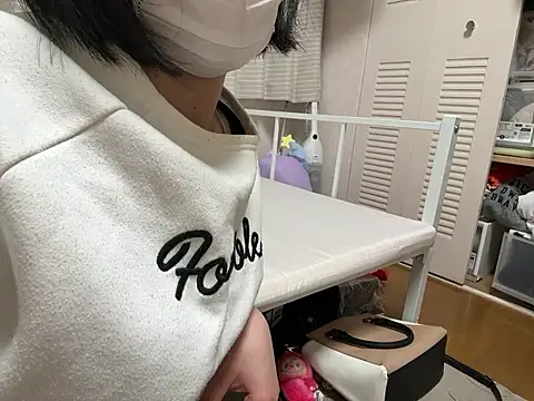 Snapshot of riri_riri_jp chatting on April 2026 09:13:01 AM riri riri jp online show from April 2026 09:13:01 AM