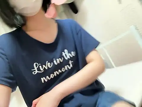 Snapshot of riri_riri_jp chatting on June 2026 12:05:02 PM riri riri jp online show from June 2026 12:05:02 PM