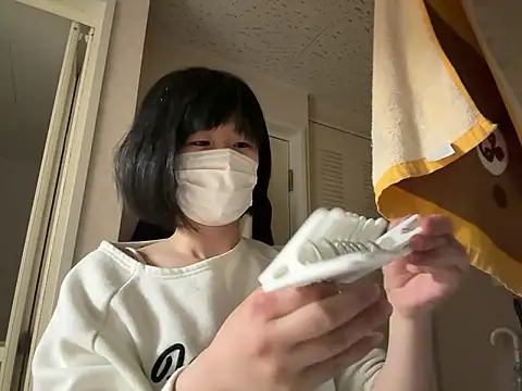 Snapshot of riri_riri_jp chatting on April 2026 09:35:02 AM riri riri jp online show from April 2026 09:35:02 AM