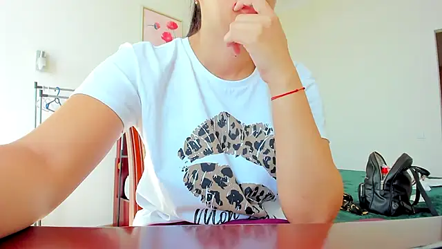 Tianiaa online show from September 2025 07:33:02 AM