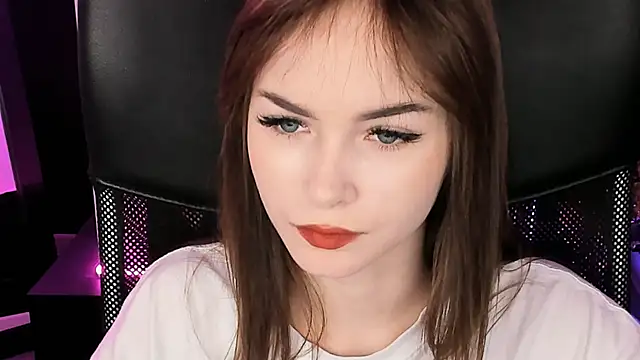 DakotaaJohnnson online show from February 2025 06:22:01 PM