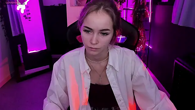 Snapshot of DakotaaJohnnson chatting on November 2025 08:29:02 AM DakotaaJohnnson online show from November 2025 08:29:02 AM