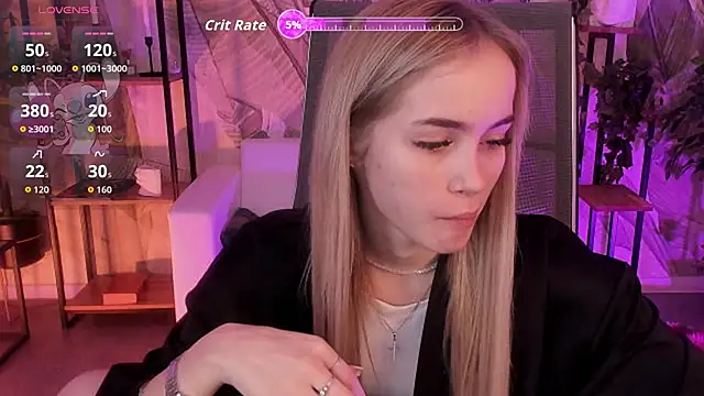 Snapshot of DakotaaJohnnson chatting on November 2025 10:42:02 AM DakotaaJohnnson online show from November 2025 10:42:02 AM