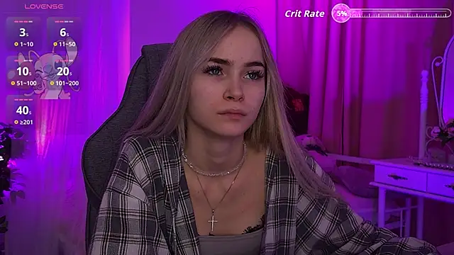 Snapshot of DakotaaJohnnson chatting on October 2025 12:24:01 PM DakotaaJohnnson online show from October 2025 12:24:01 PM