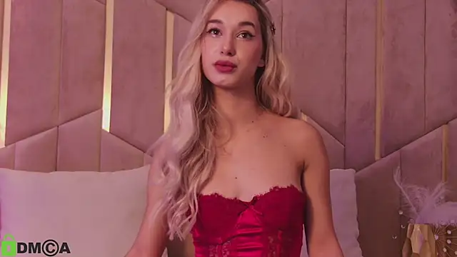 MaeveDream online show from November 2025 07:29:02 PM