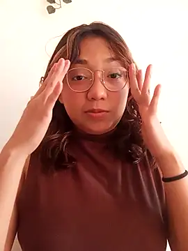 criscrispdv online show from April 2026 10:57:02 PM