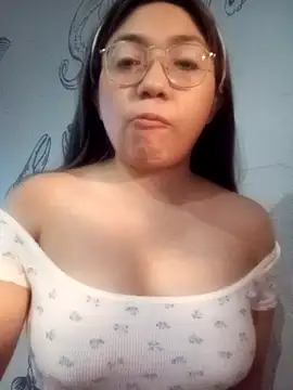 criscrispdv online show from April 2026 12:01:02 AM