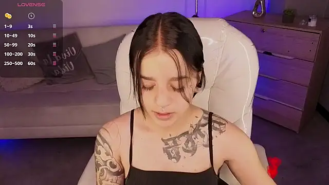 Nicole Foxx  online show from March 2026 08:31:02 PM