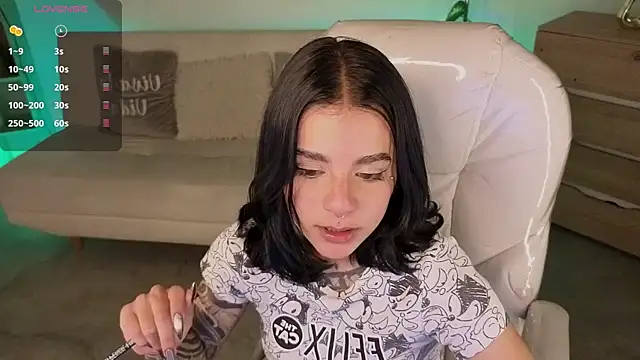 Nicole Foxx  online show from March 2026 07:40:01 PM