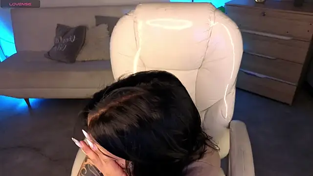 Nicole Foxx  online show from February 2026 08:33:02 PM