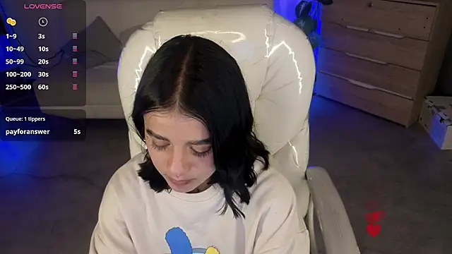 Nicole Foxx  online show from January 2026 06:56:01 PM