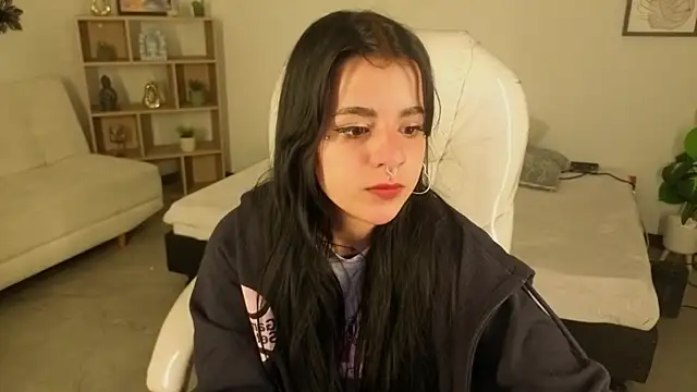 Nicole Foxx  online show from October 2025 07:35:01 PM